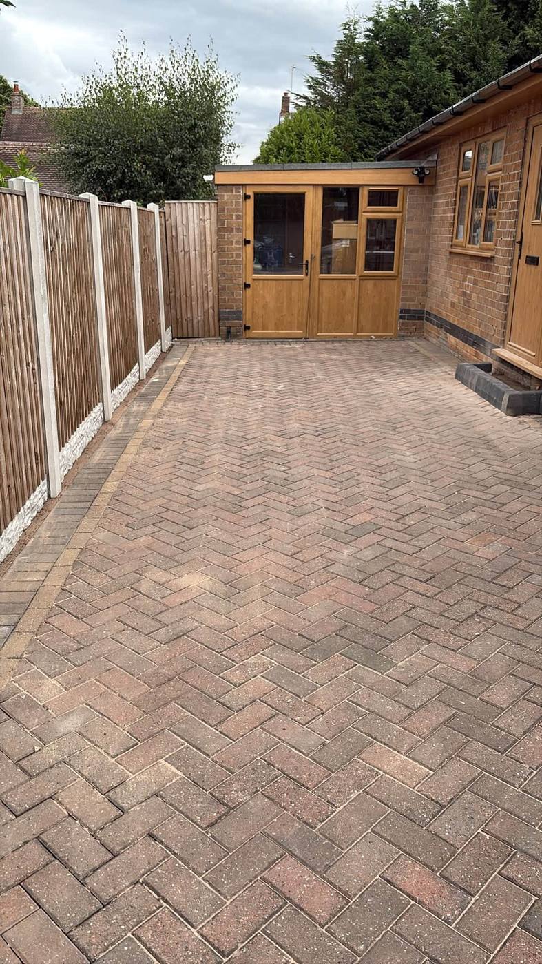 Completed herringbone block paved driveway at the Ravenshead project